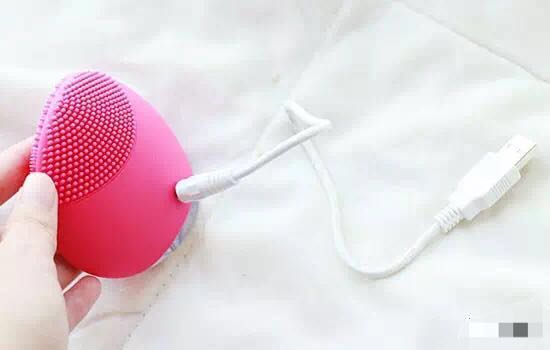 Luna潔面儀 科技護膚新寵，但“乙酸乙酯”成分引關注